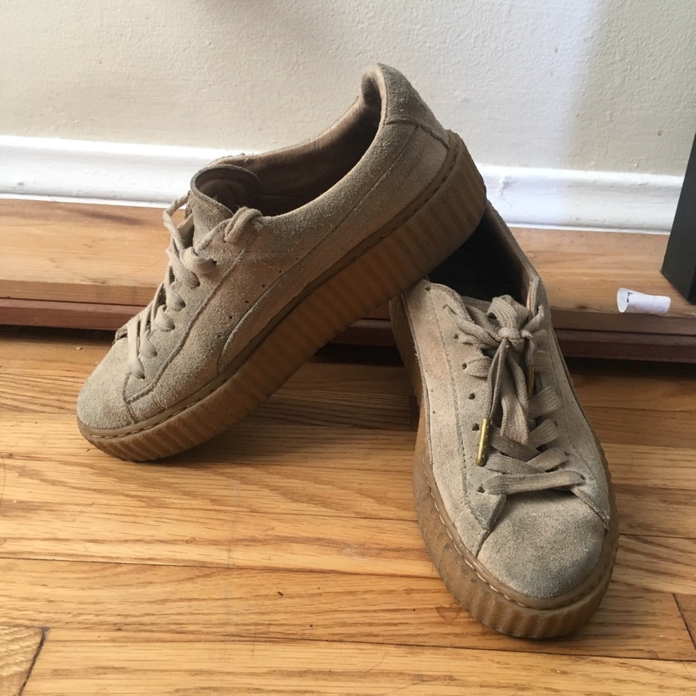 Women’s Suede Fenty Puma Sneakers (oatmeal)